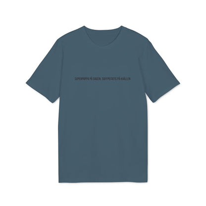 Superpappa på dagen, soffpotatis på kvällen. t-shirt premium – Petrol