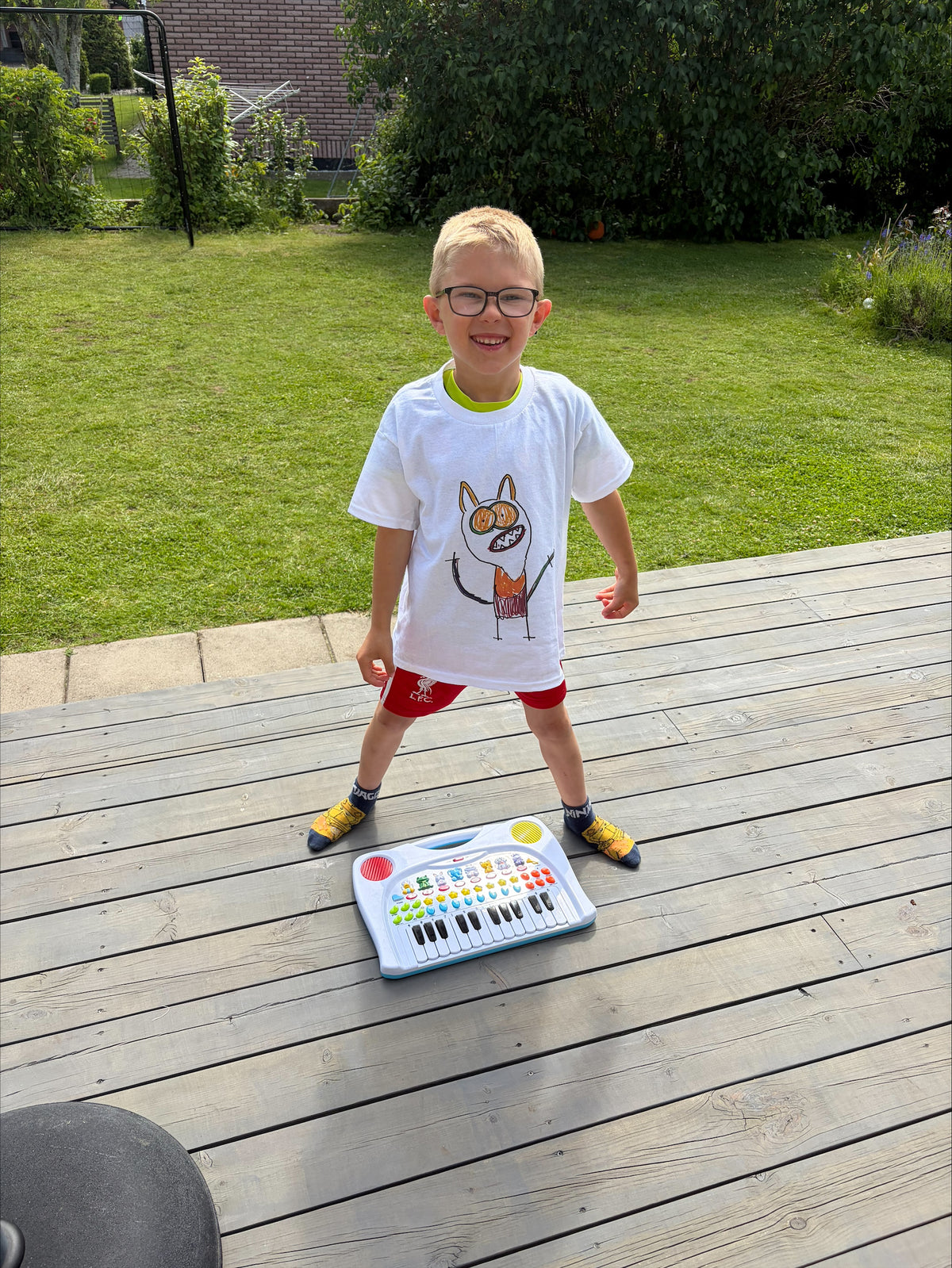 Skapa en t-shirt av barnets egen teckning